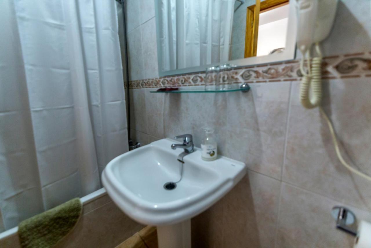 Hostal San Ramon Marbella Buitenkant foto