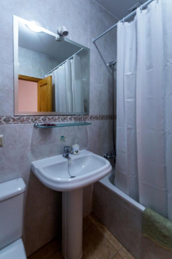 Hostal San Ramon Marbella Buitenkant foto